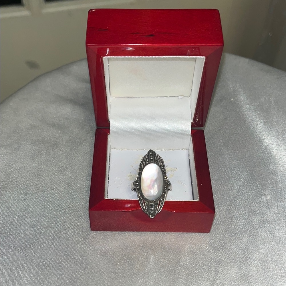 Elegant Silver Pearl Ring